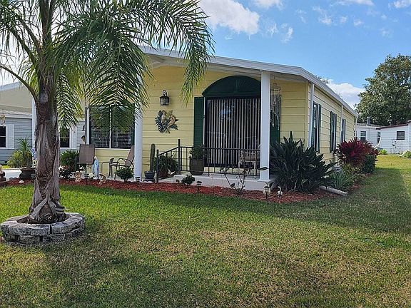 2nd image of 2228 Mariposa Ave