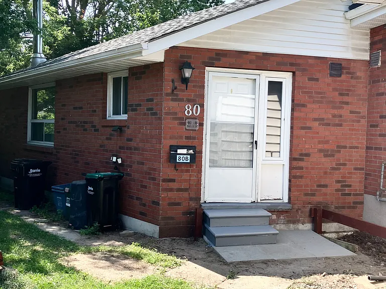80 Innisfil St #B — Photo 1