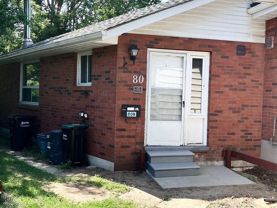 80 Innisfil St #B