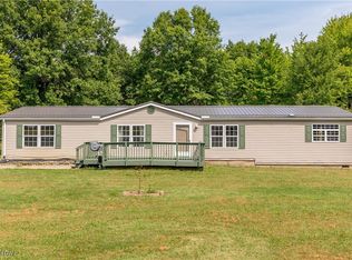 10621 Jones Rd, Diamond, OH 44412