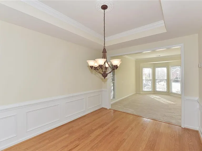 2515 Spring Grove Ct — Photo 8