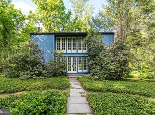 2946 N Sugan Rd, New Hope, PA 18938