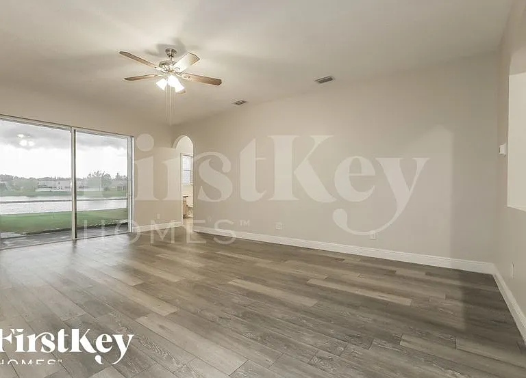 8109 Orange Spring Dr — Photo 3