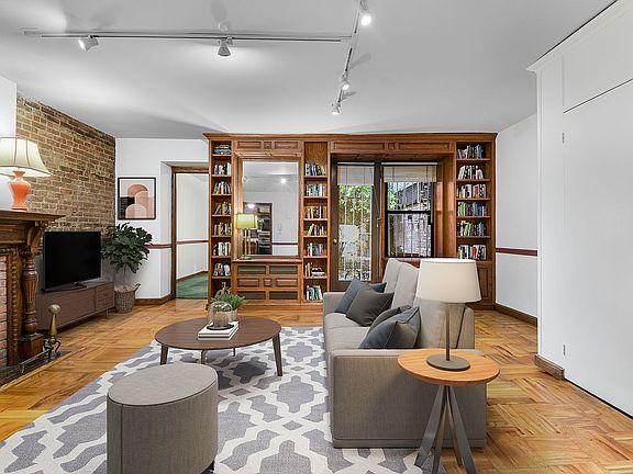 2nd image of 146 W 80th St