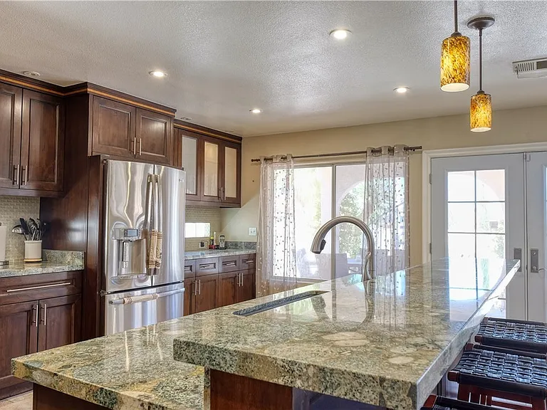 3704 N Campbell Rd — Photo 3