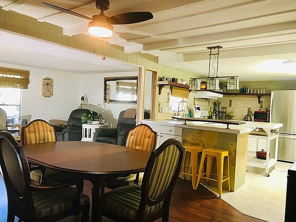 2nd image of 27251 Bourbonniere Dr