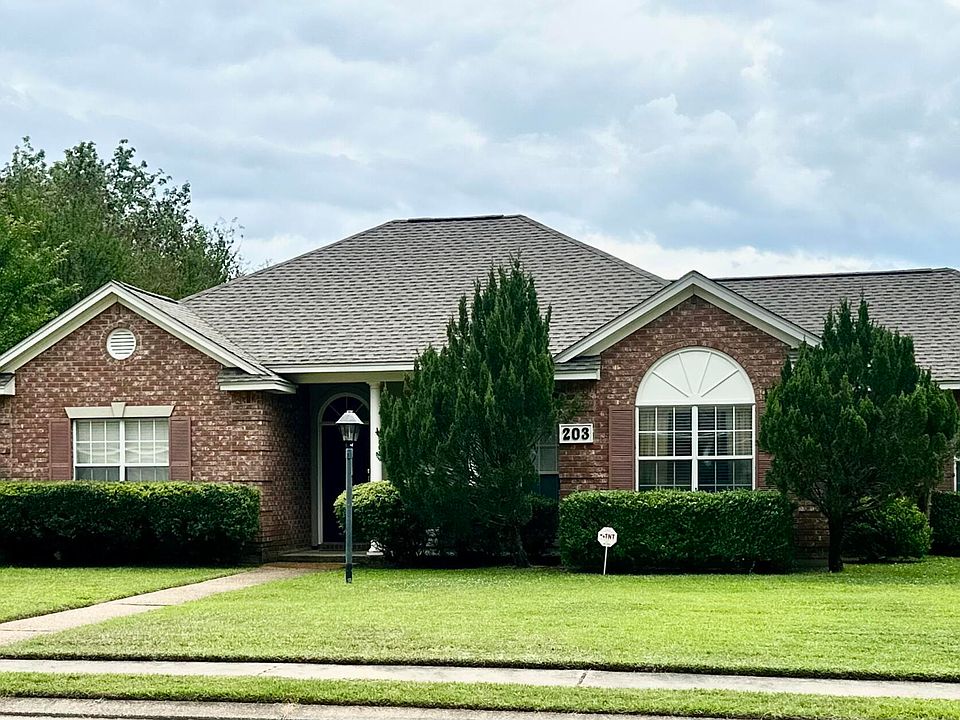 1st image of 203 Kirkwood Dr