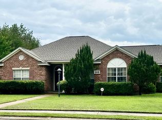 203 Kirkwood Dr, Clinton, MS 39056