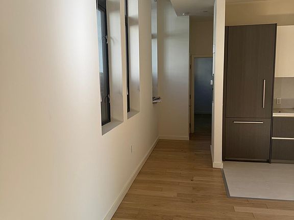 2nd image of 1601 Larkin St #101