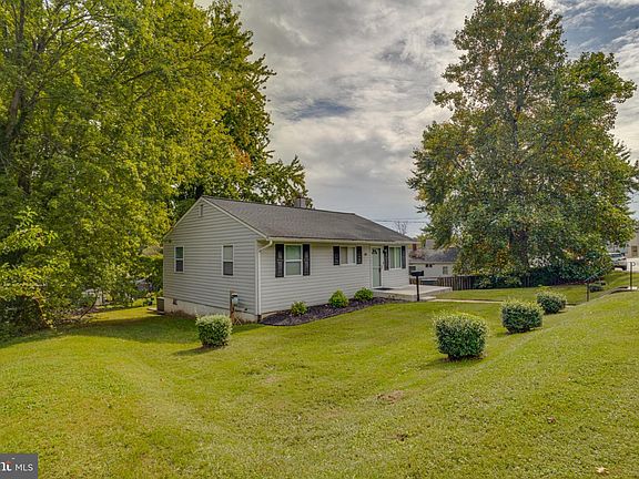 2nd image of 801 Garfield Rd