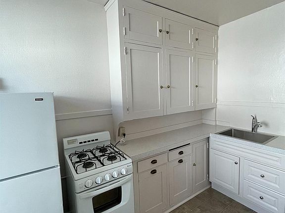 4th image of 727 4th Ave E APT 16