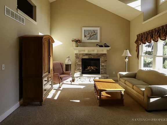 4th image of 4923 Firefly Dr NE