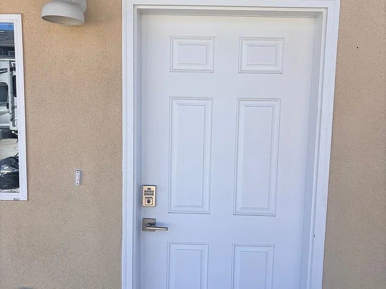 630 Harbour Way — Photo 2