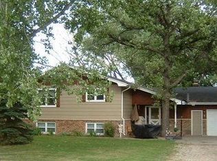 2584 12th St NE, Grand Forks, ND 58203