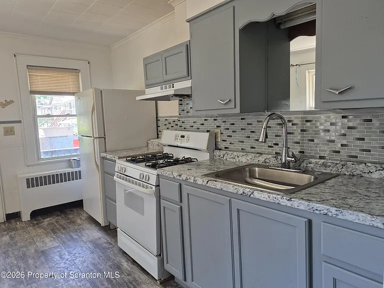68 Green Pl #1 — Photo 3