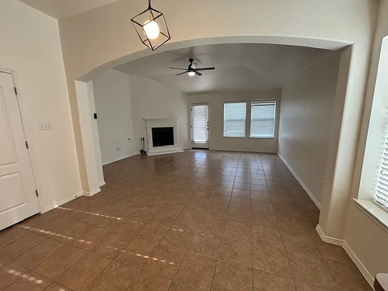 8135 Tierra Del Sol Rd — Photo 15