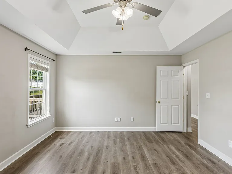 2601 Danbury Cir — Photo 17