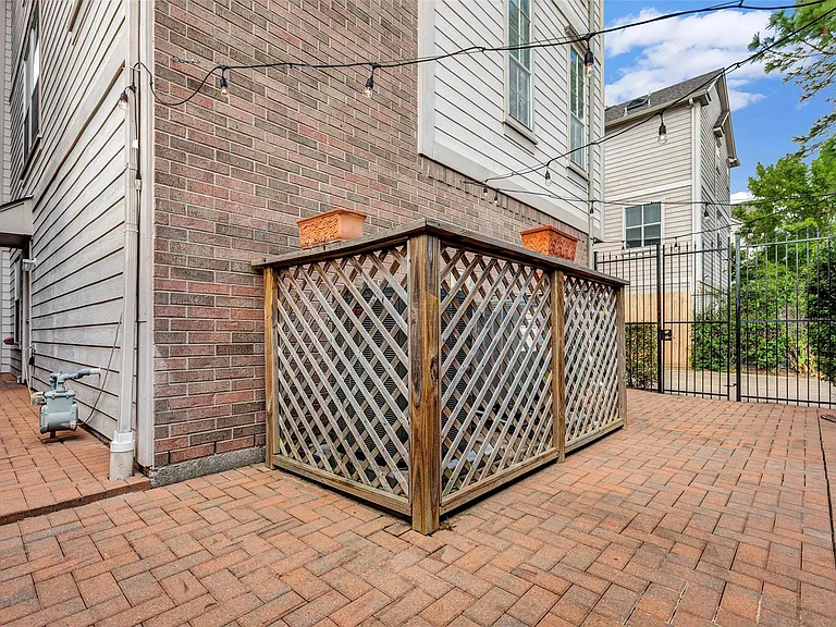 1508 Crocker St — Photo 22
