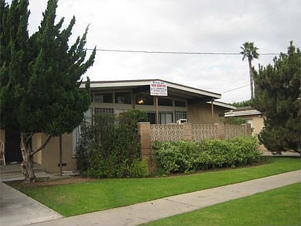 2nd image of 14427 S Berendo Ave APT 3