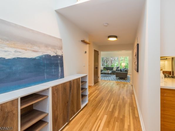 47 Durand Rd, Maplewood Twp., NJ 07040