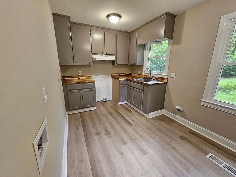 85 Morningside Dr — Photo 10