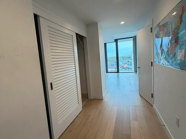 131-01 40th Rd #Penthouse 2P — Photo 8