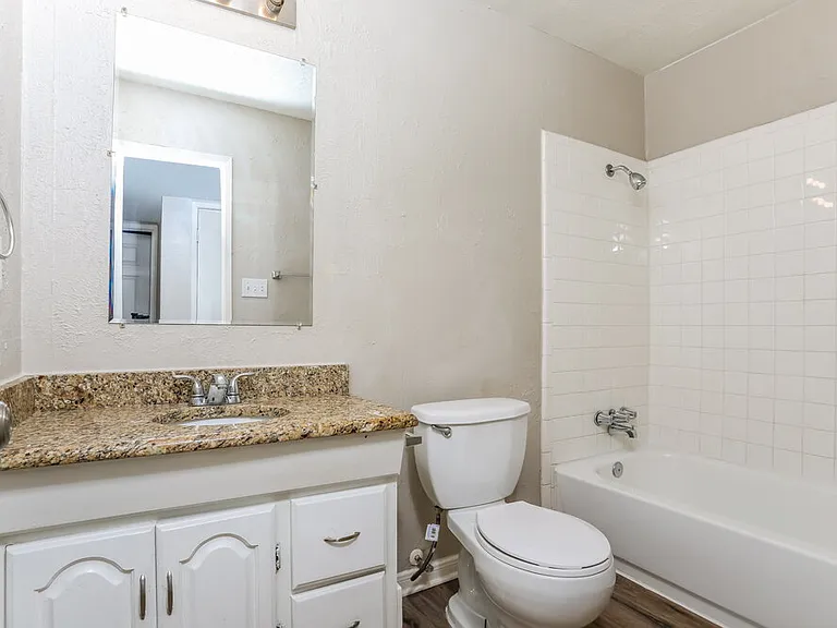 4141 Yellowleaf Dr — Photo 14