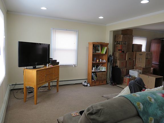 4th image of 75 Balsam Ln