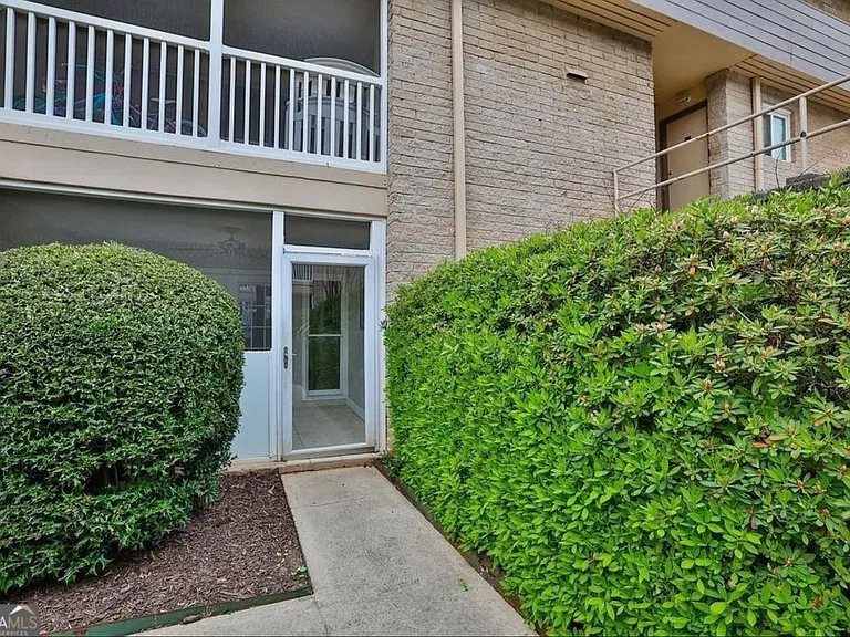 346 Carpenter Dr #16 — Photo 4