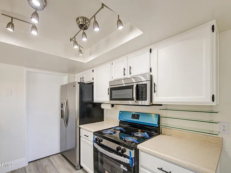 2019 W Lemon Tree Pl — Photo 16
