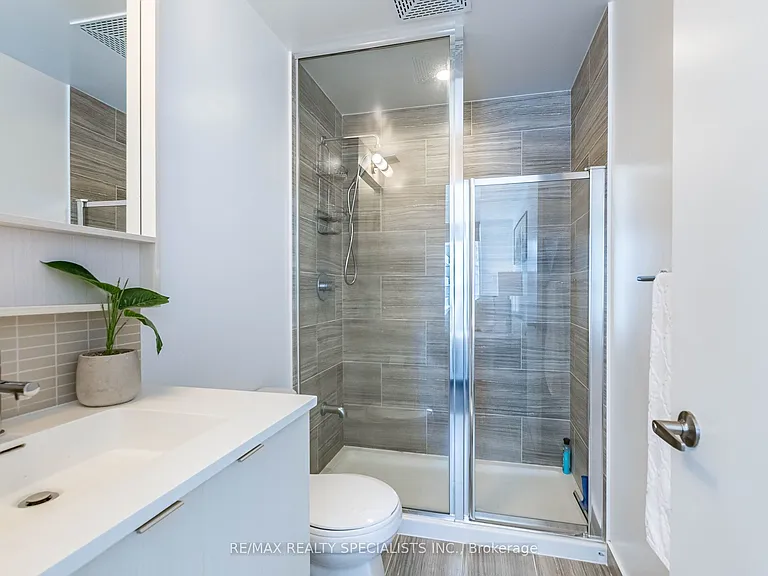 2560 Eglinton Ave W #610 — Photo 22