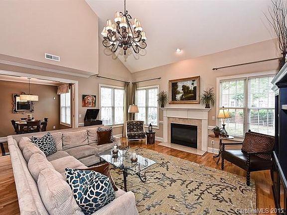 5th image of 7531 Bluestar Ln
