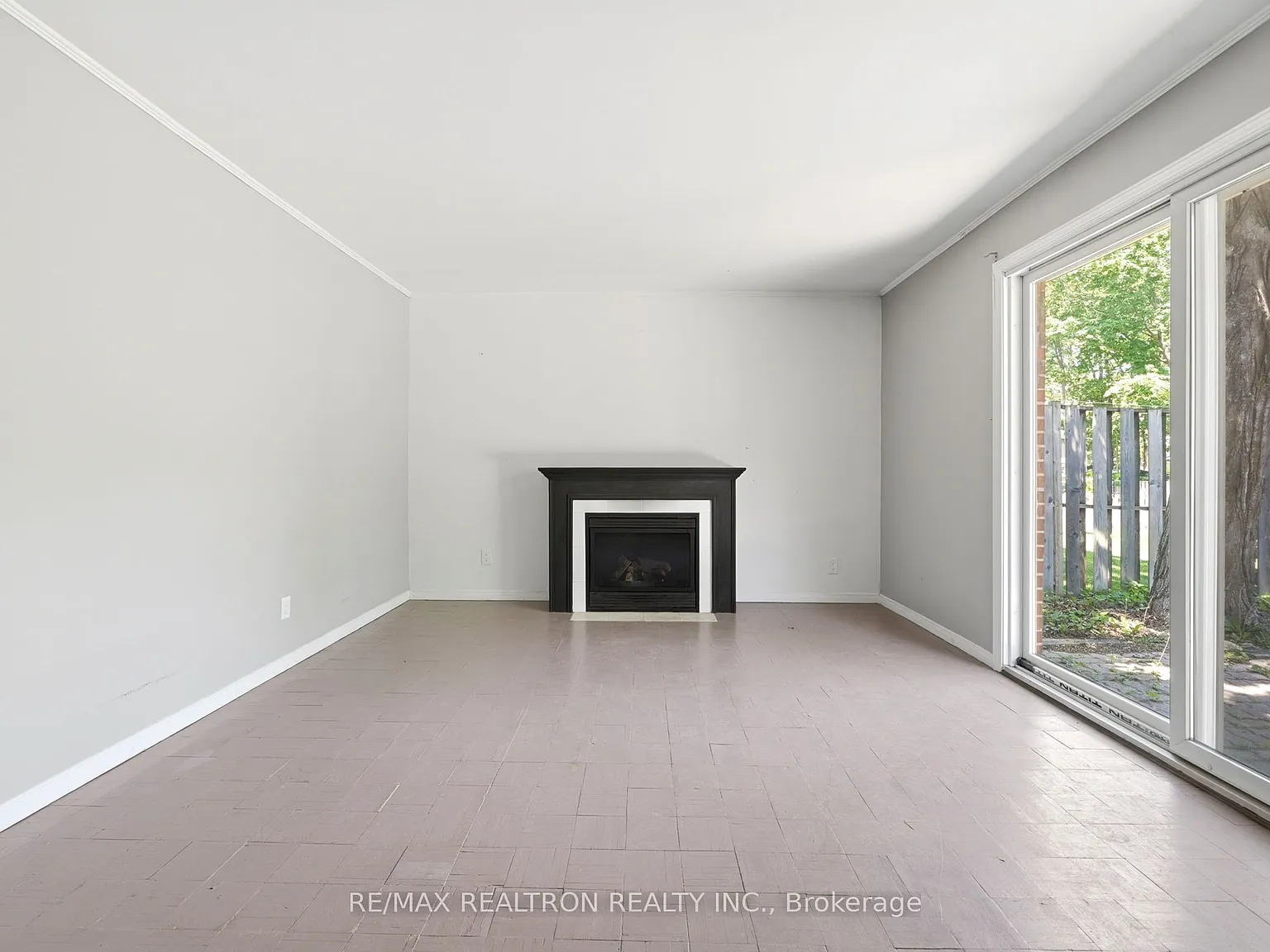 3 bed, $2,200 — Photo 4