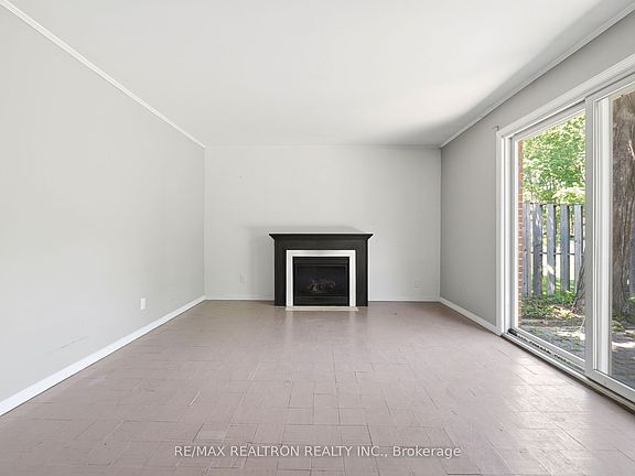4th image of 13 Springdale Dr