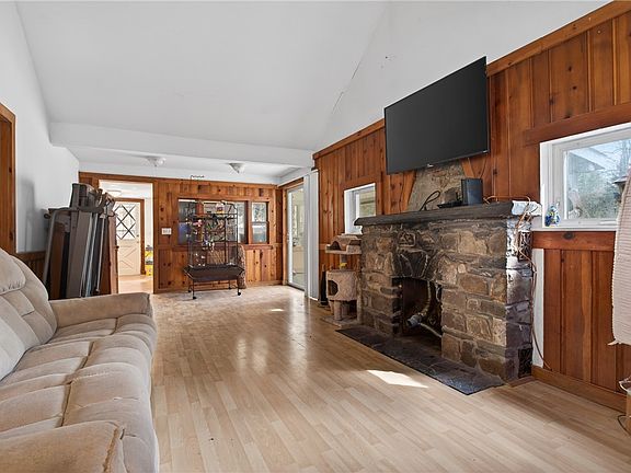 5th image of 108 Posson Hill Rd