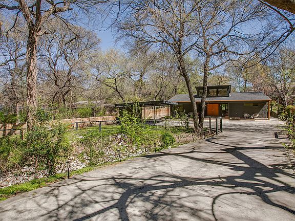 4th image of 406 S Ravinia Dr