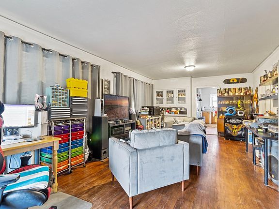 5th image of 809 Tuolumne Blvd