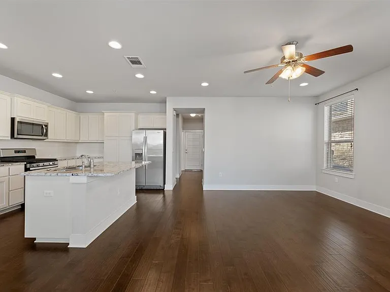 13800 Lyndhurst St #326 — Photo 3