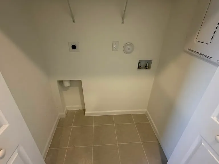 2537 SE 25th Dr — Photo 9