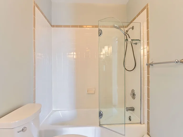 1529 Spruce St #7 — Photo 17