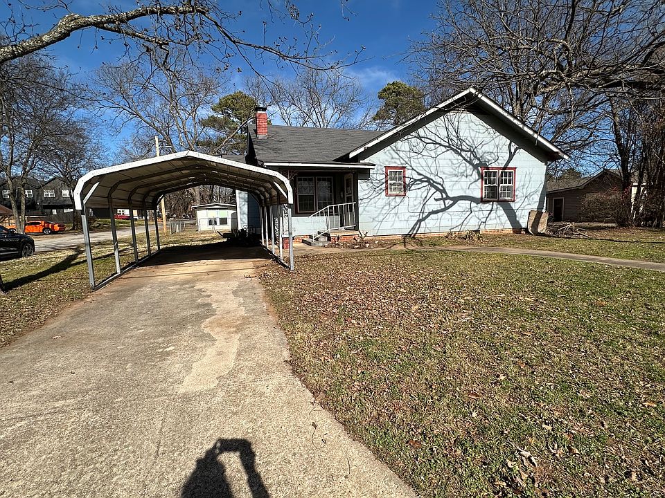 1st image of 324 W Plum St