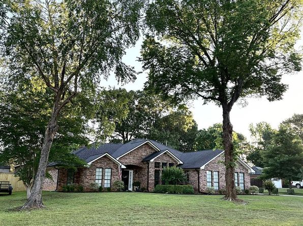 311 Forest Hills Dr
