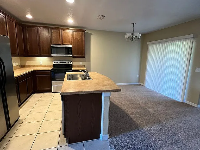 2202 Seven Oaks Dr — Photo 8