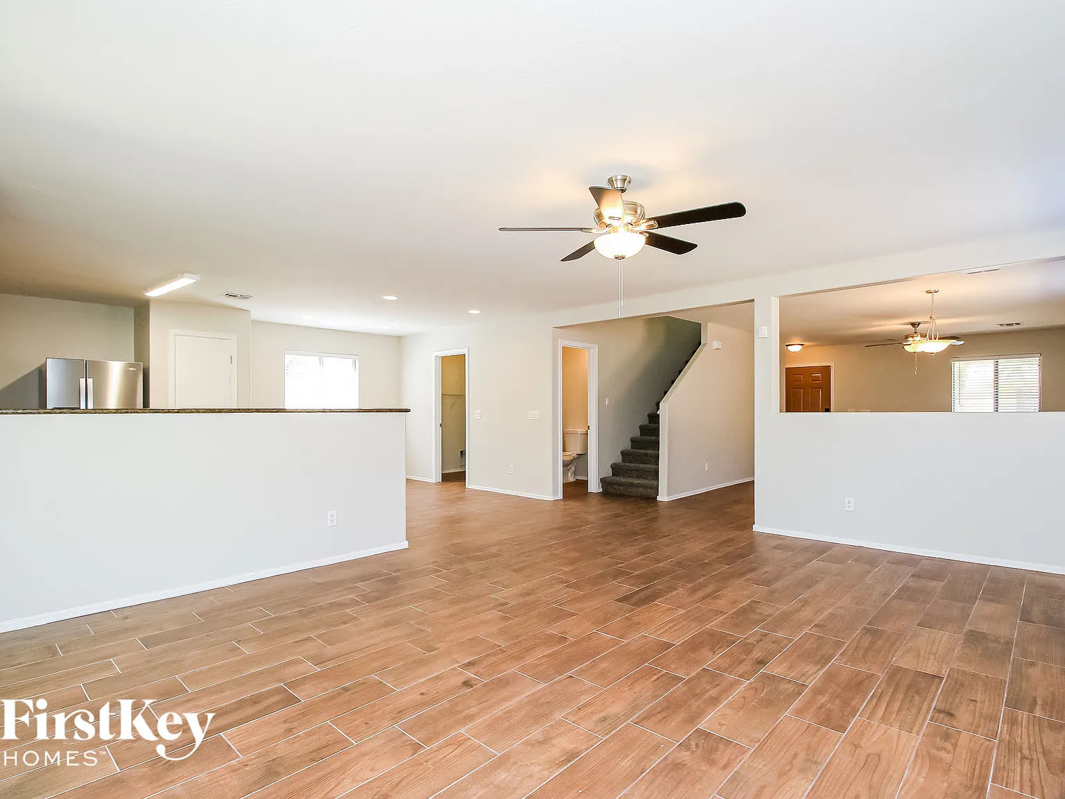 3 bed, 2.5 bath, 2293 sqft, $2,305 — Photo 3