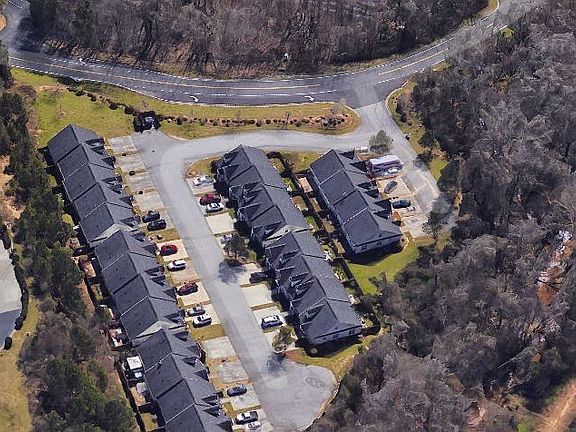 2nd image of 211 Brook Ct
