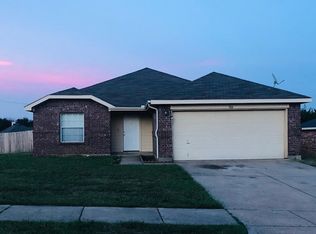 904 Beaver Creek Dr, Burleson, TX 76028