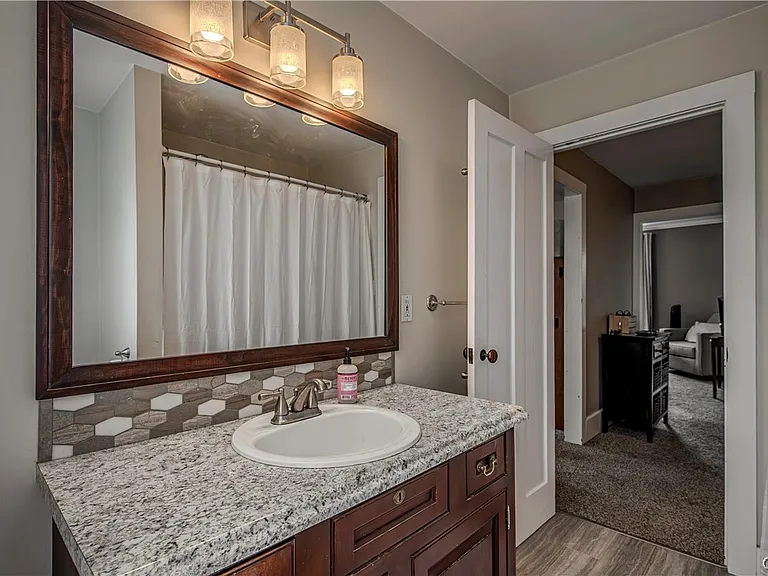 22 Kellogg St — Photo 24