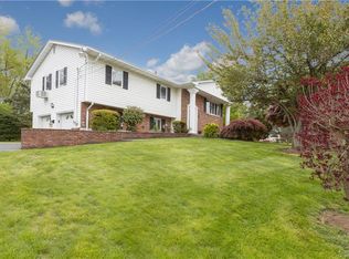 35 Bluefields Ln, Blauvelt, NY 10913