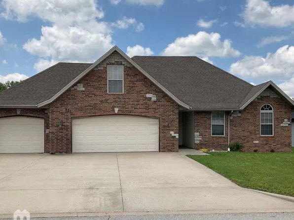 921 Evergreen Ave, Republic, MO 65738