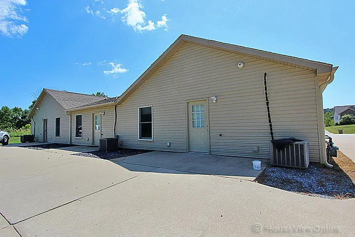 2970 Shamrock Ct — Photo 3